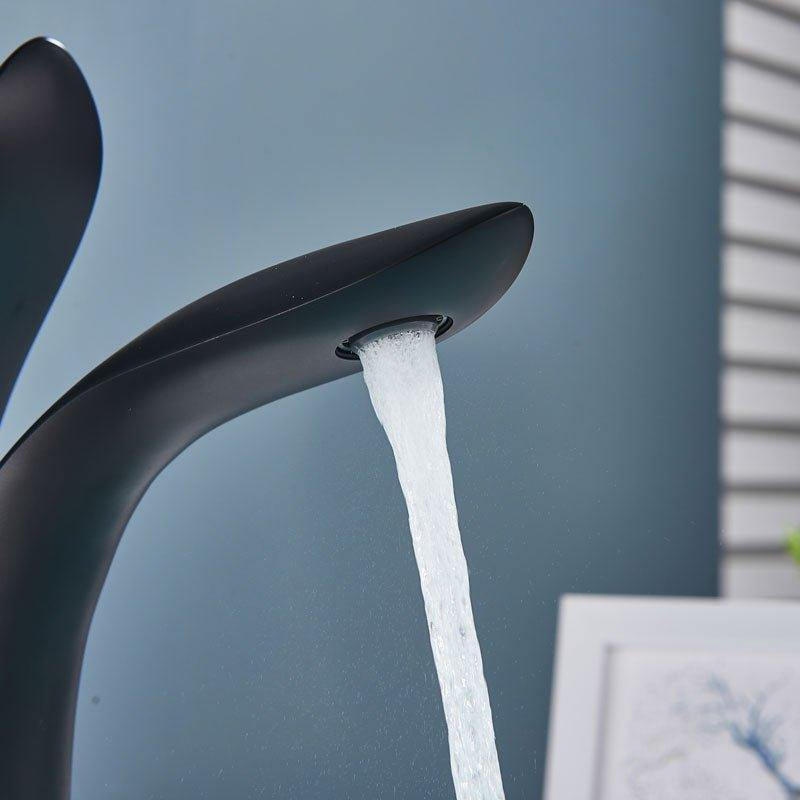 torneira banheiro, torneira do banheiro, torneira de pia banheiro, torneira gourmet banheiro, torneira gourmet preta, torneira preta banheiro, torneira monocomando banheiro,