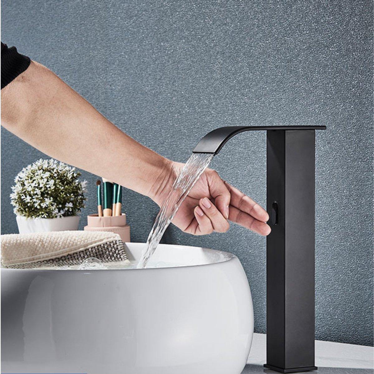 torneira banheiro, torneira do banheiro, torneira monocomando banheiro, torneira de pia banheiro, torneira gourmet banheiro, torneira gourmet preta, torneira preta banheiro,