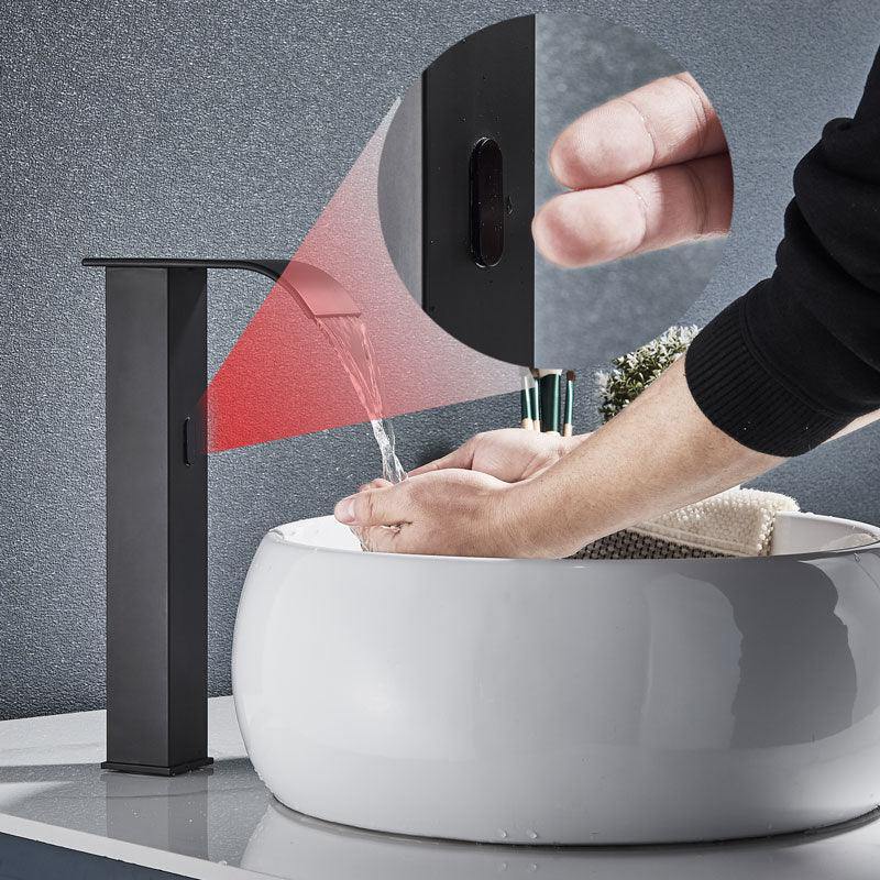 torneira banheiro, torneira do banheiro, torneira monocomando banheiro, torneira de pia banheiro, torneira gourmet banheiro, torneira gourmet preta, torneira preta banheiro,