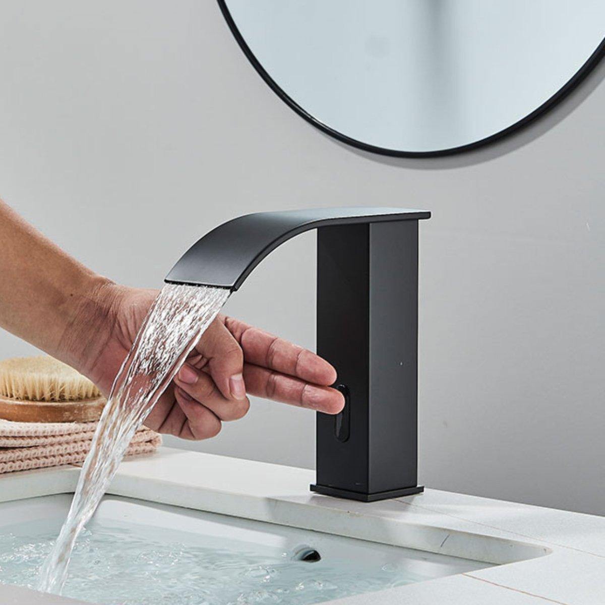 torneira banheiro, torneira do banheiro, torneira monocomando banheiro, torneira de pia banheiro, torneira gourmet banheiro, torneira gourmet preta, torneira preta banheiro,