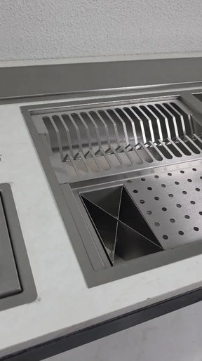 Detalhe da calha organizadora removível da Cuba Gourmet Inox 304