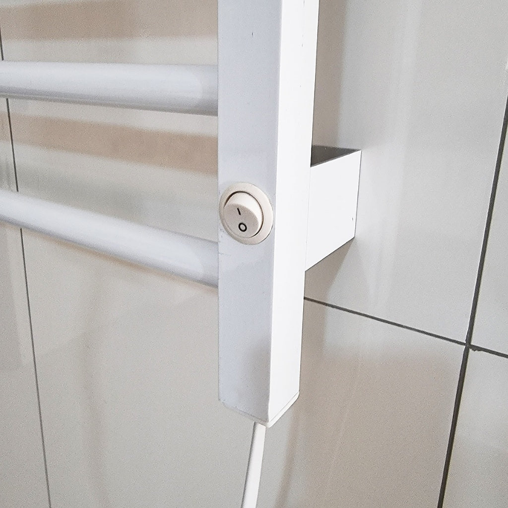 toalheiro térmico,
toalheiro aquecido,
toalheiro termico preto,
toalheiro eletrico 220v,
toalheiro termico inox,
toalheiro termico fio oculto,
toalheiro eletrico,
secador de toalhas elétrico,
aquecedor toalhas,
toalheiro,
toalheiro para banheiro,
porta toalha banheiro,