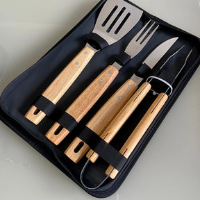 Kit de churrasco 4 peças aberto com faca garfo espátula e pegador