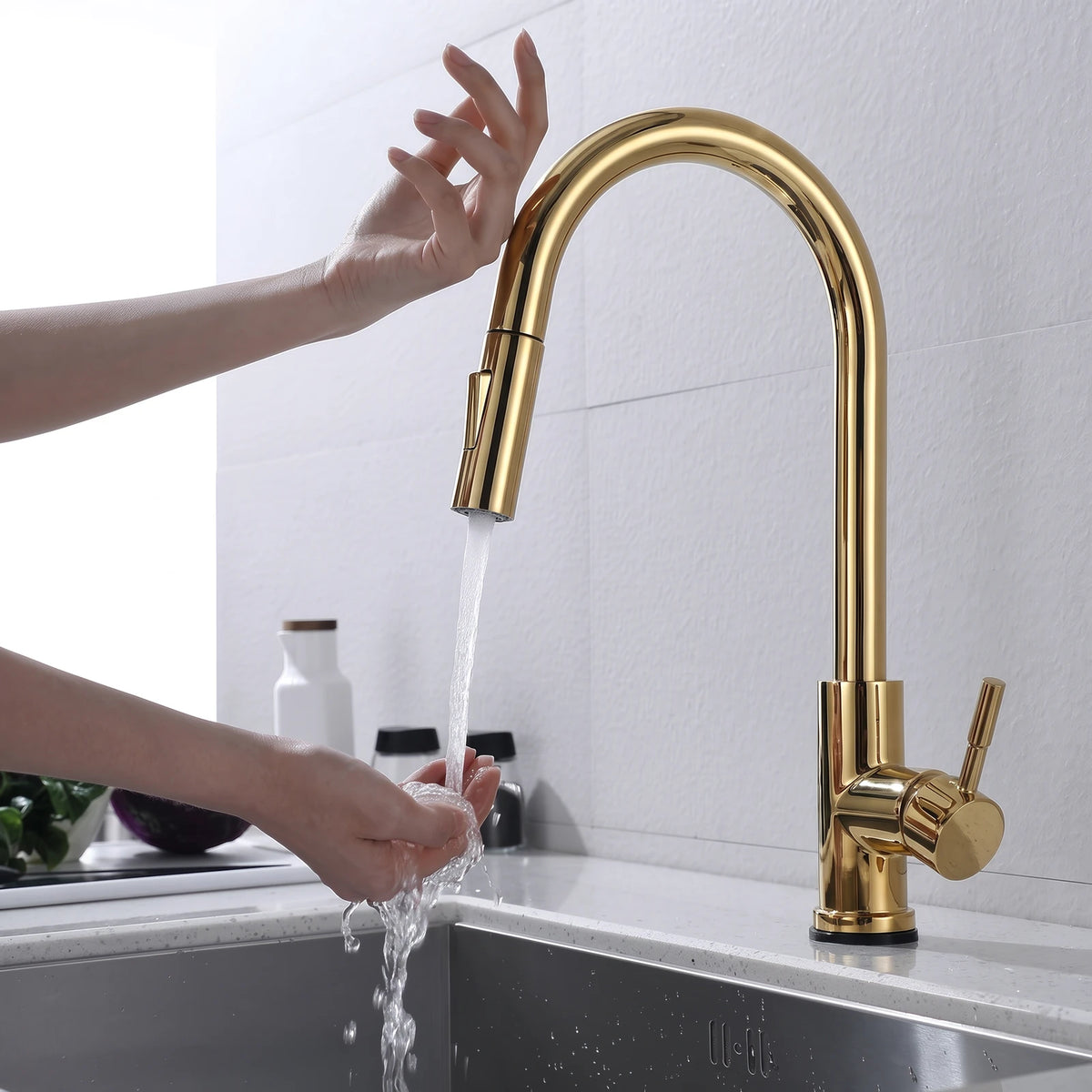 Torneira Monocomando Para Cozinha Com Rotação 360 — Dourado